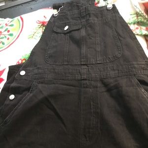 Short overalls